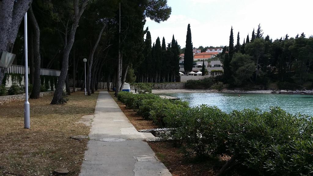 Holiday Home Brac ซูเปตาร์ ห้อง รูปภาพ