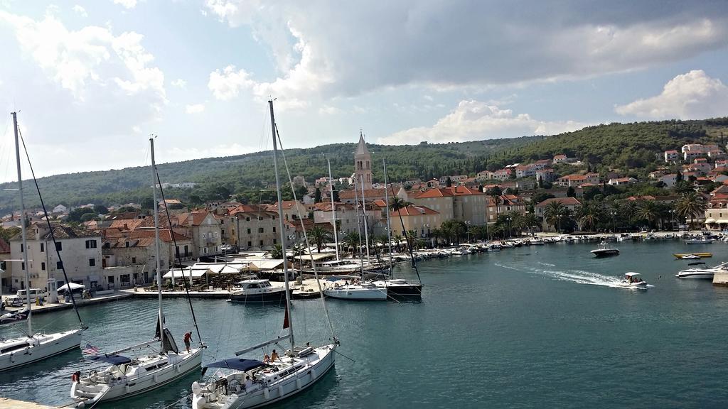 Holiday Home Brac ซูเปตาร์ ภายนอก รูปภาพ