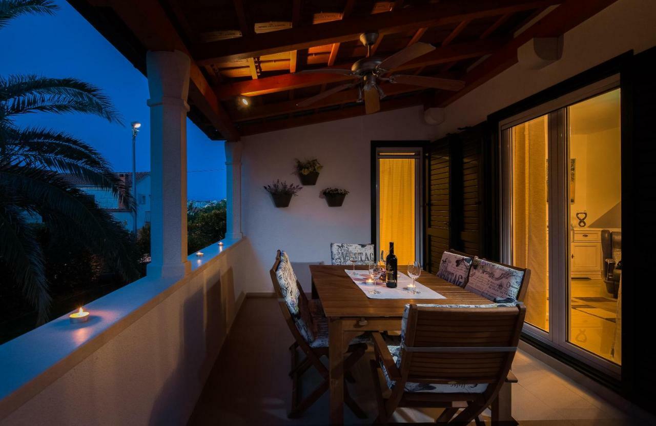 Holiday Home Brac ซูเปตาร์ ภายนอก รูปภาพ