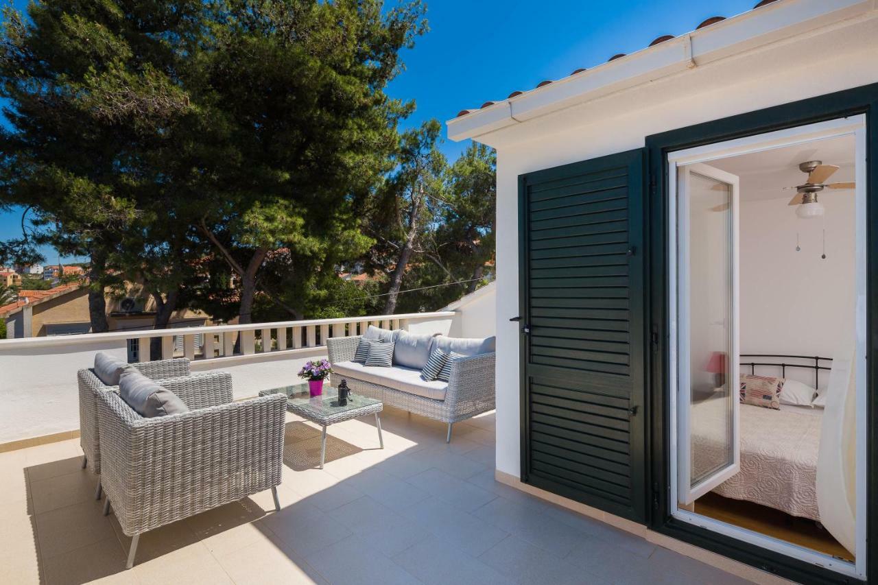 Holiday Home Brac ซูเปตาร์ ภายนอก รูปภาพ