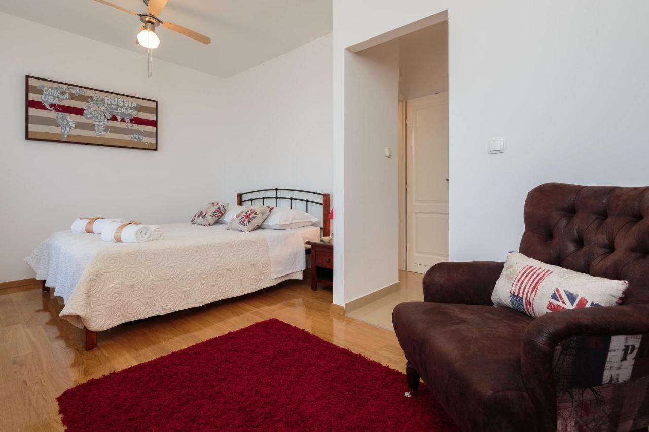 Holiday Home Brac ซูเปตาร์ ภายนอก รูปภาพ