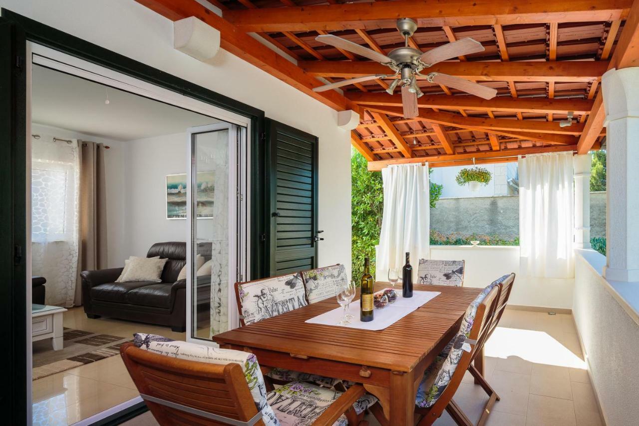 Holiday Home Brac ซูเปตาร์ ภายนอก รูปภาพ