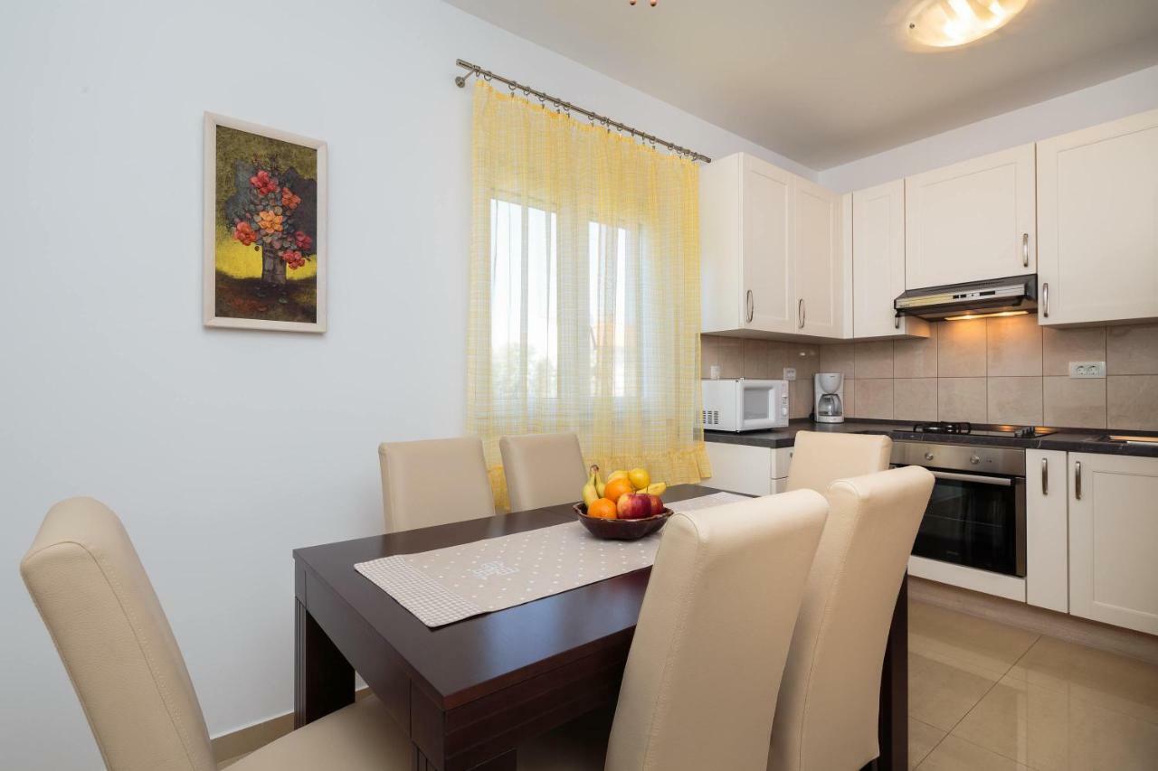 Holiday Home Brac ซูเปตาร์ ภายนอก รูปภาพ