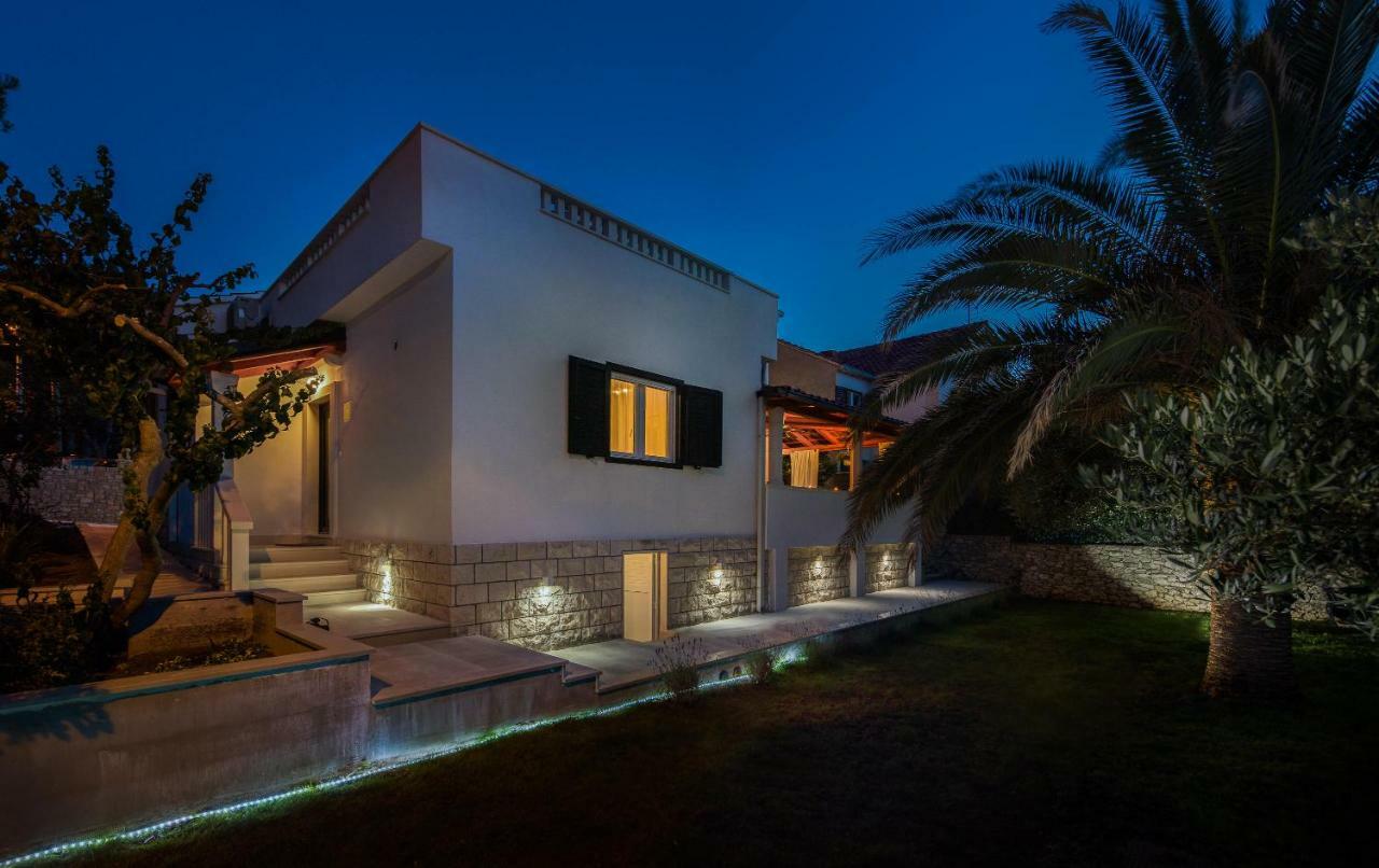 Holiday Home Brac ซูเปตาร์ ภายนอก รูปภาพ