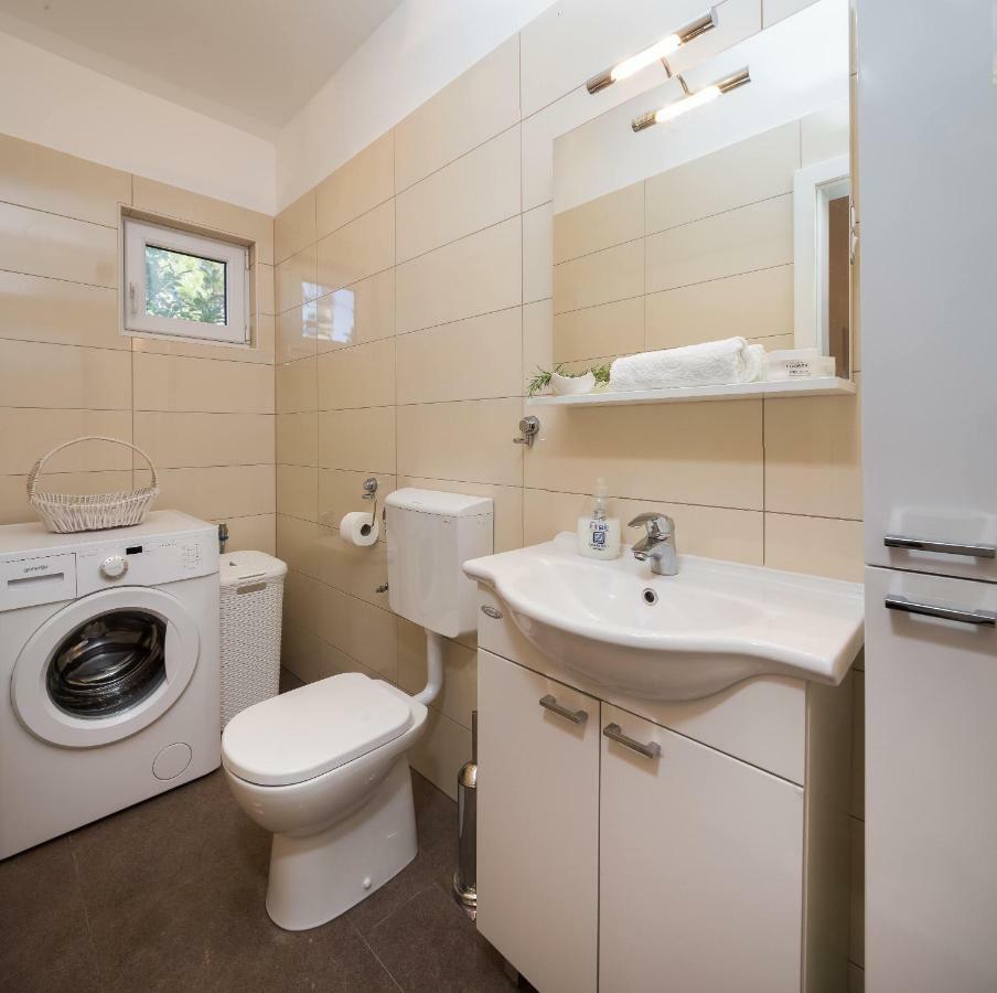 Holiday Home Brac ซูเปตาร์ ภายนอก รูปภาพ