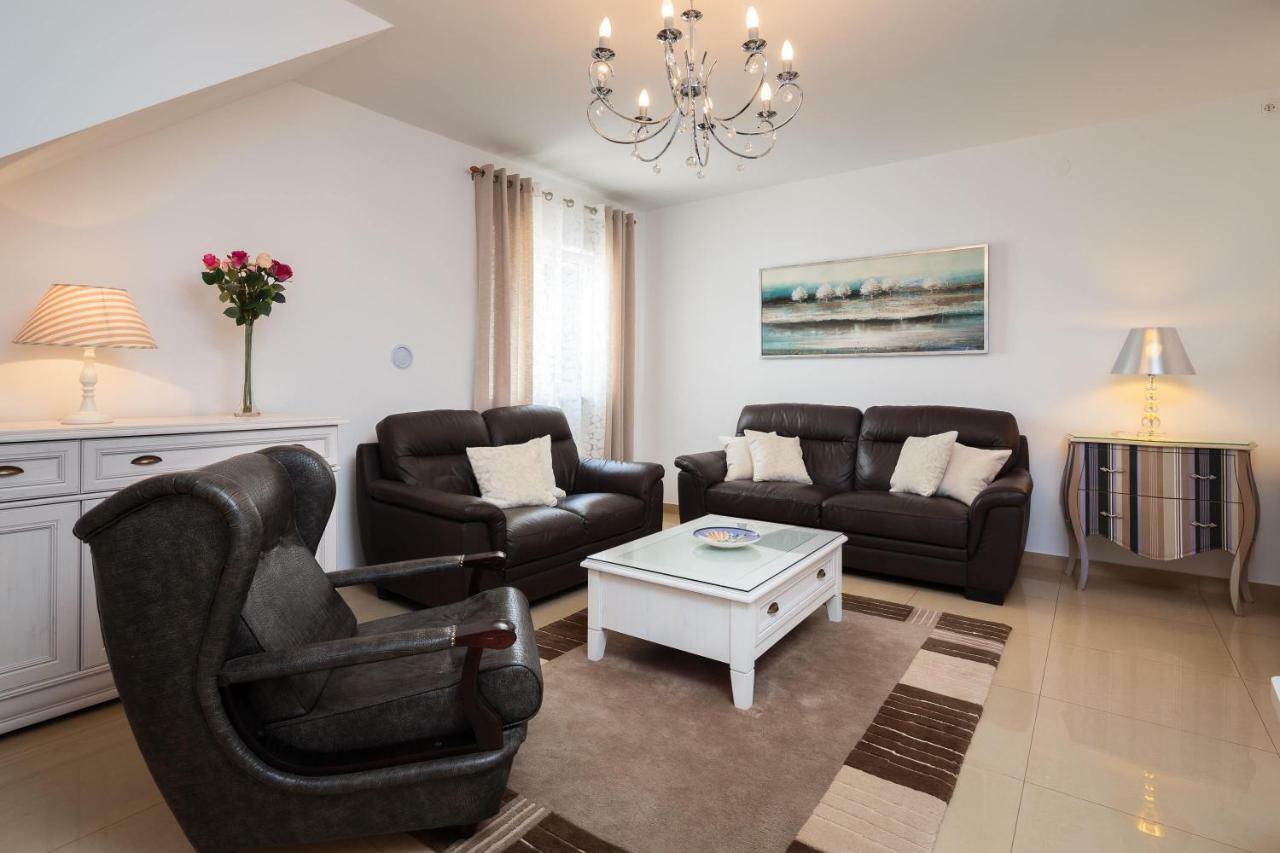 Holiday Home Brac ซูเปตาร์ ภายนอก รูปภาพ