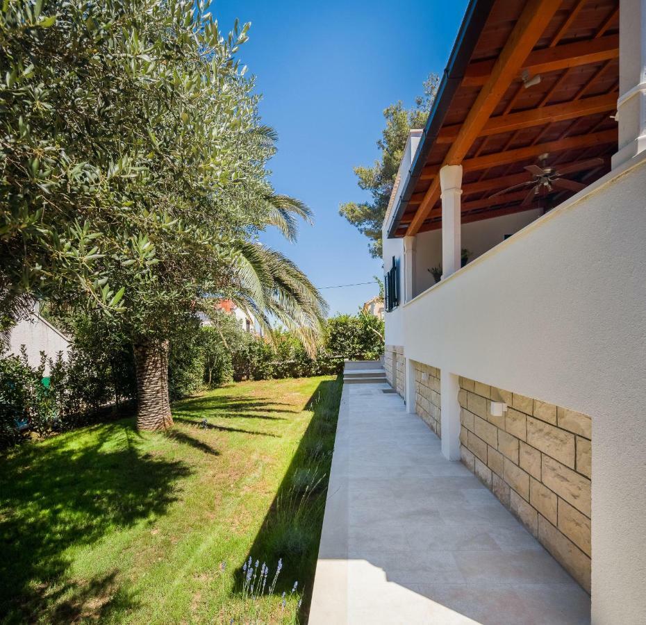 Holiday Home Brac ซูเปตาร์ ภายนอก รูปภาพ