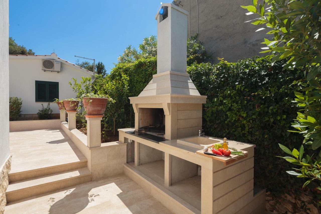 Holiday Home Brac ซูเปตาร์ ภายนอก รูปภาพ