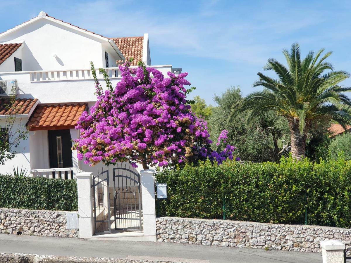 Holiday Home Brac ซูเปตาร์ ภายนอก รูปภาพ